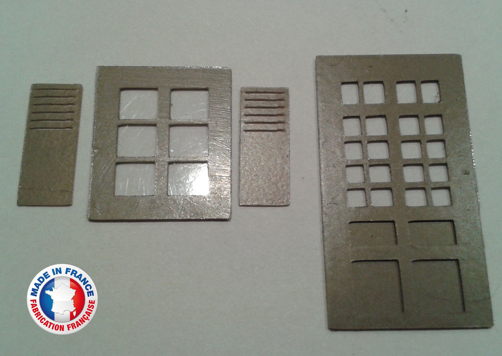 FEN01-1/72-Lot de 5 portes fenêtres et 5 fenêtres avec volet, version droite