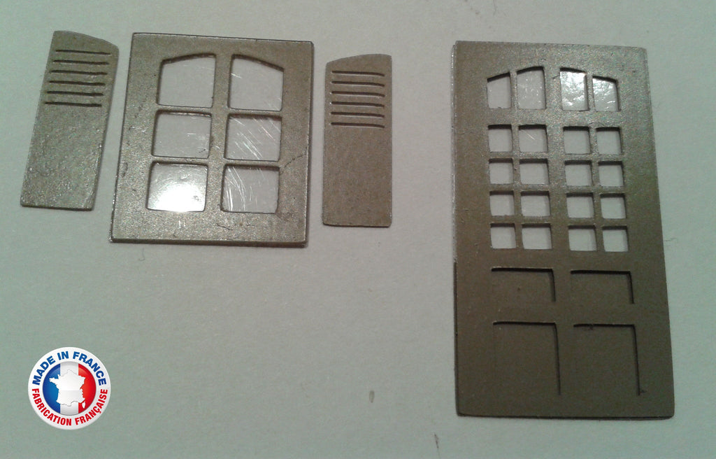FEN02-1/72-Lot de 5 portes fenêtres et 5 fenêtres avec volet, version arrondie