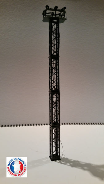 PYL05-1/72-Kit pylone / mât eclairage 5 niveaux avec 6 projecteurs blanc froid