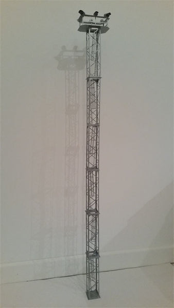 PYL07-0-Kit pylone / mât eclairage 4 niveaux avec 6 projecteurs blanc chaud