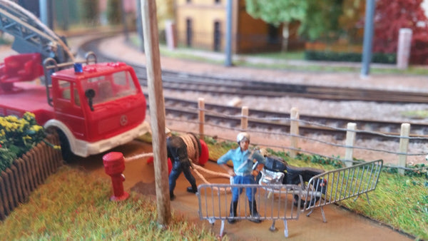 BAR11-1/24- 3 barrières de police / Vauban / Nadar