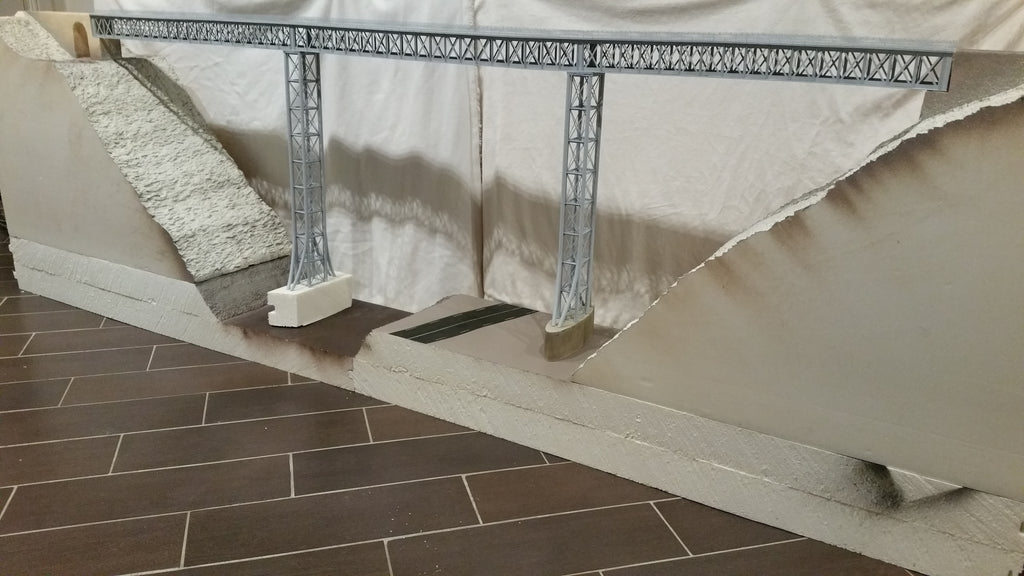 VIA02-HO-Pilier pour viaduc 1 voie (assemblé et peint)